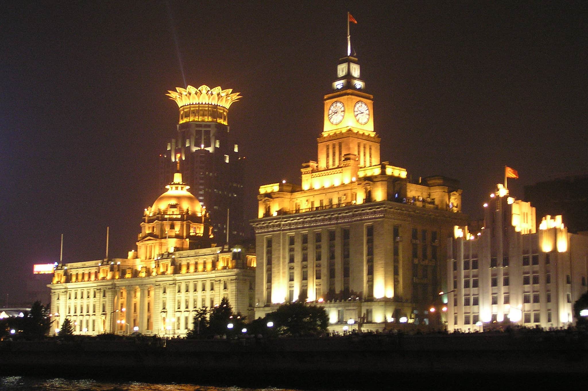 Custom House and Bund at night